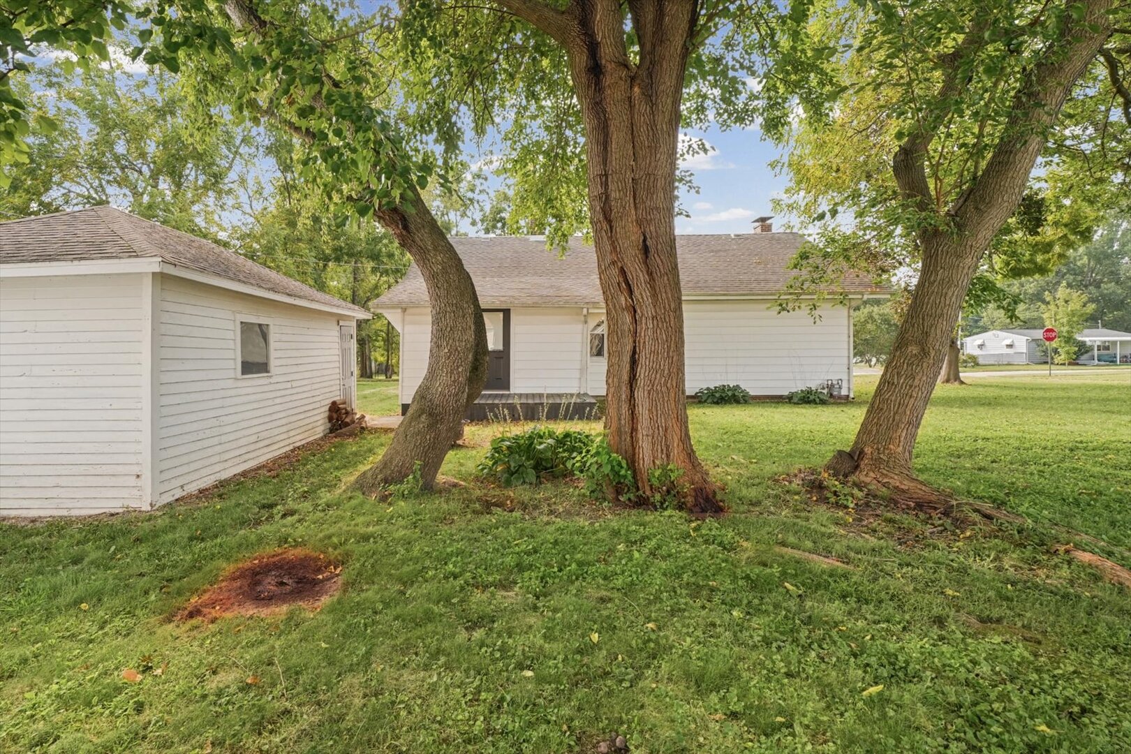 301 Clark Street Property Photo 36
