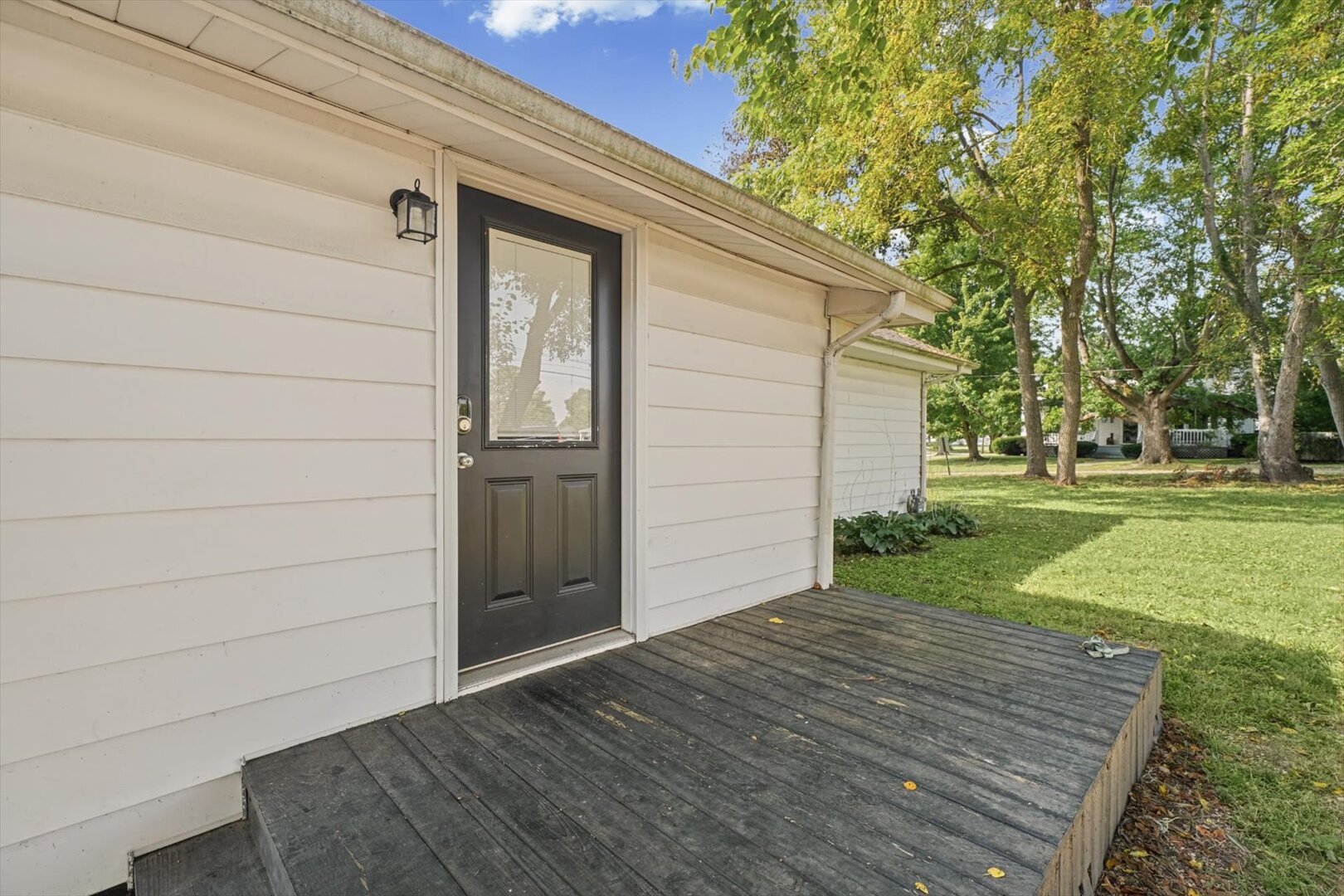 301 Clark Street Property Photo 38