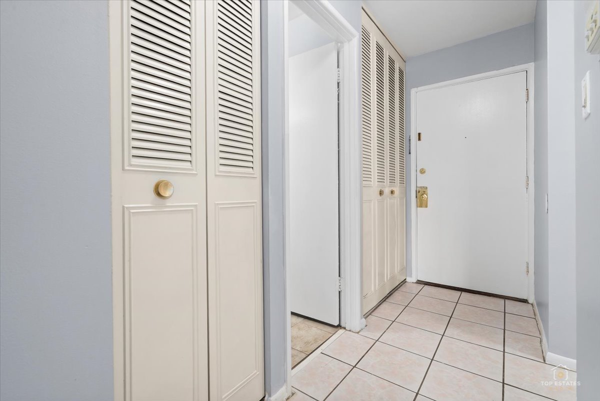 1500 Robin Circle 306 Property Photo 3