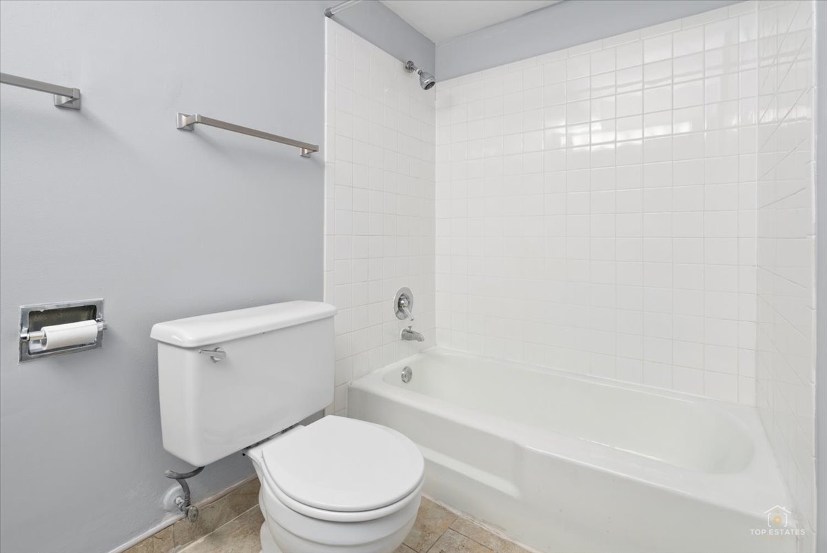 1500 Robin Circle 306 Property Photo 14