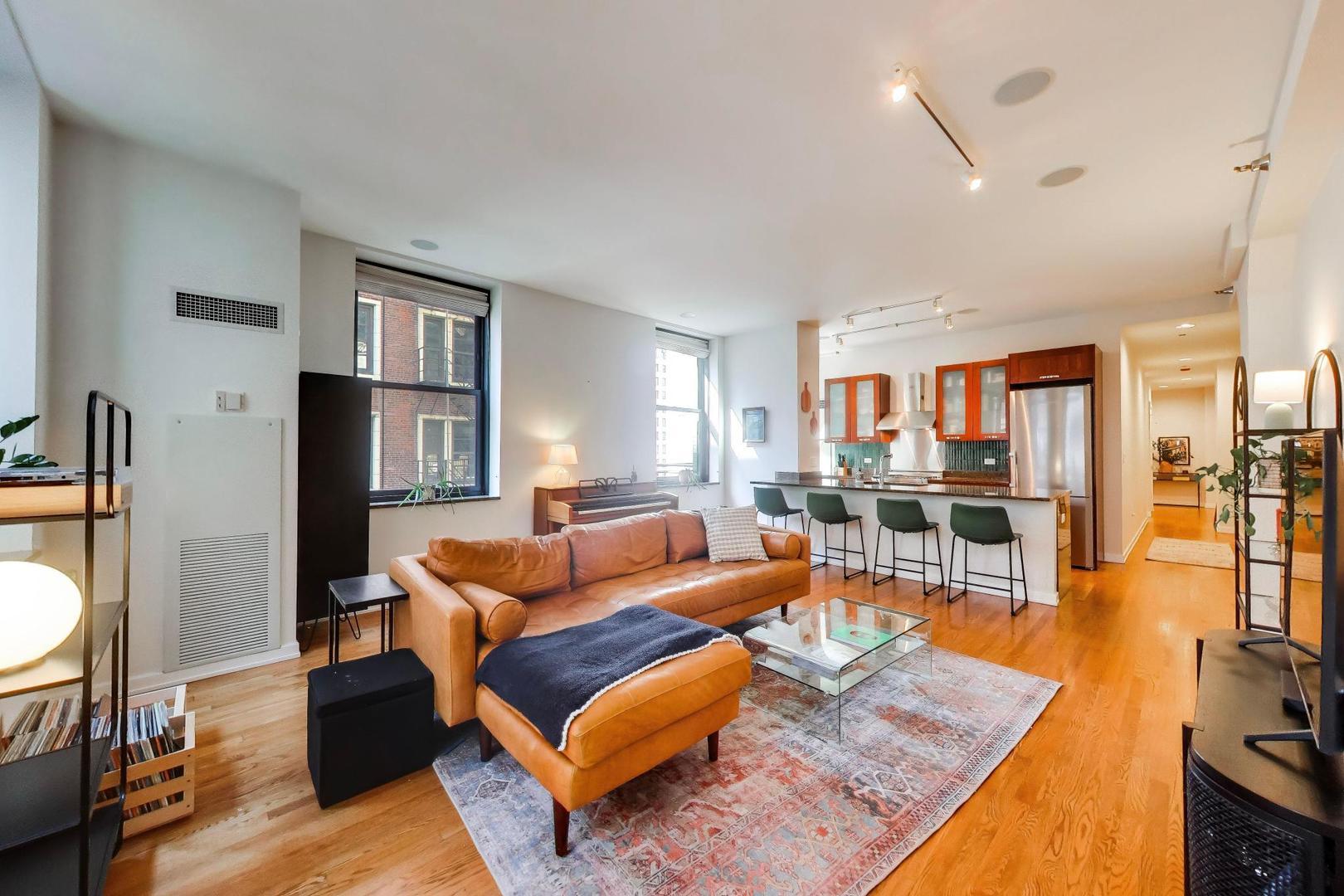 6 N Michigan Avenue 1111 Property Photo 12