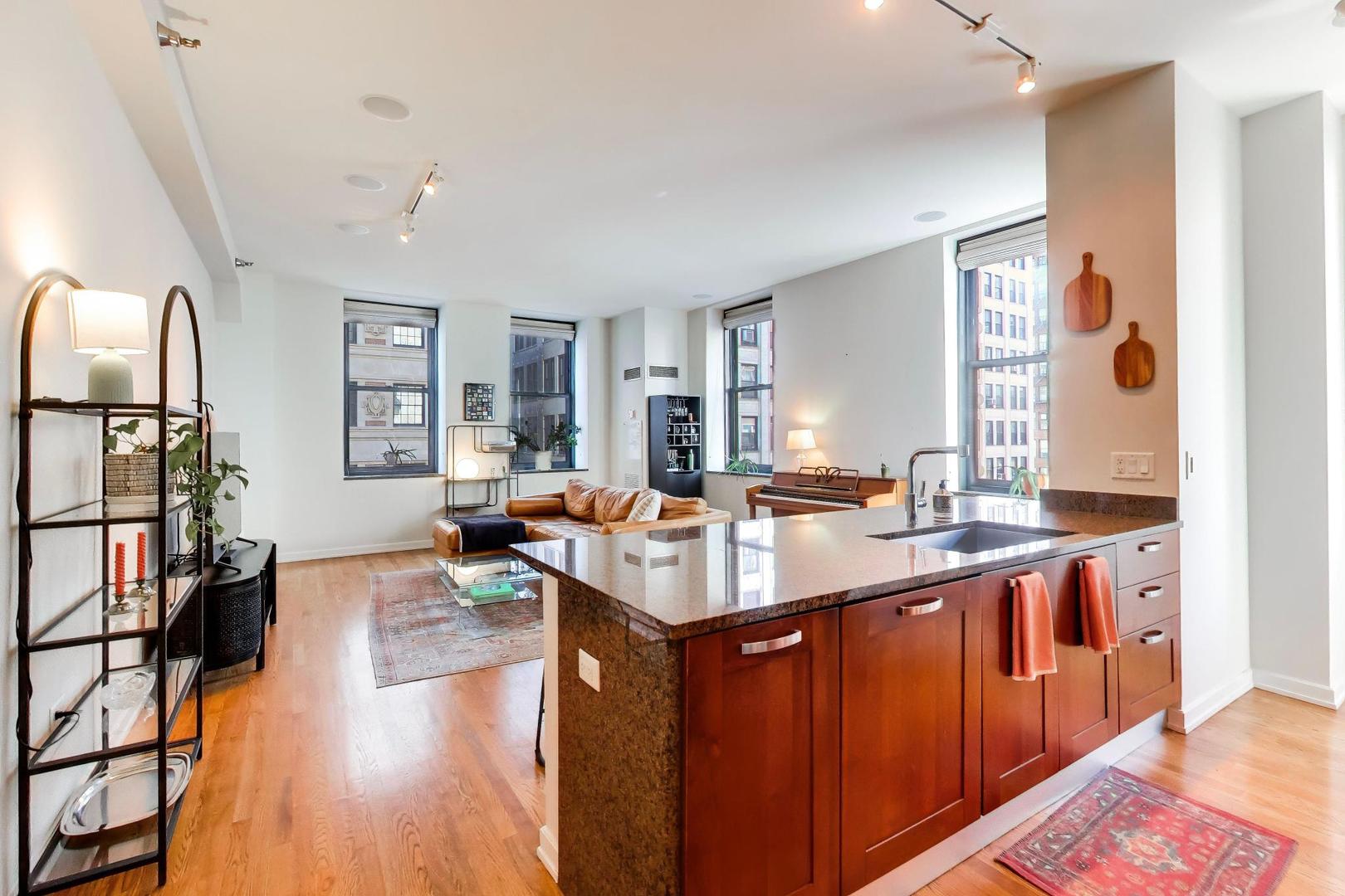 6 N Michigan Avenue 1111 Property Photo 18