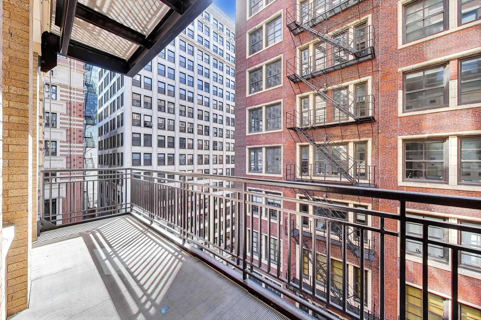 6 N Michigan Avenue 1111 Property Photo 26