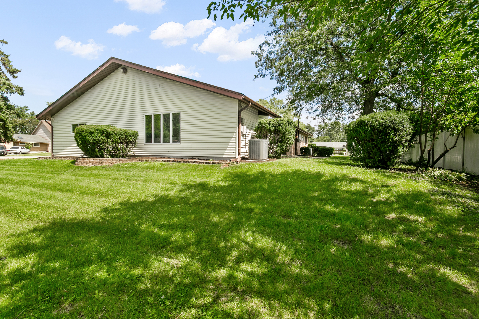 16400 Sherwood Drive Property Photo 5