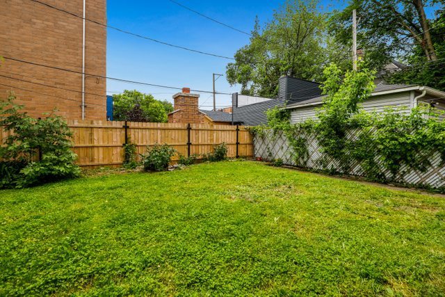 2641 W Altgeld Street 1 Property Photo 18