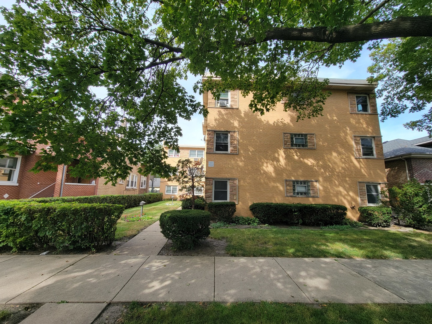 6440 N Richmond Street 1B Property Photo 1