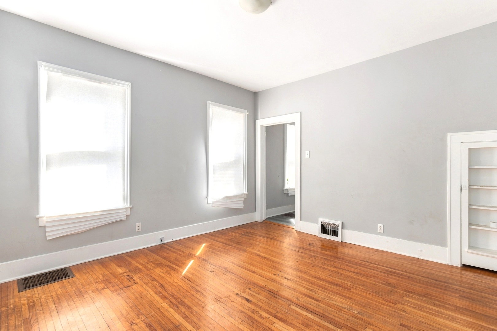 212 S Park Street Property Photo 4