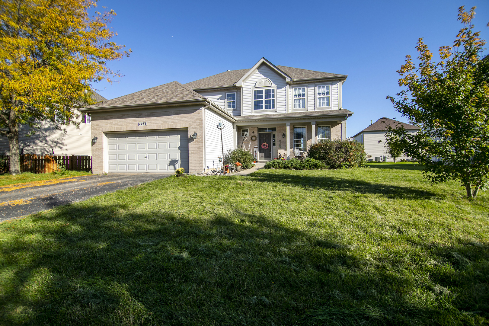 7723 Mossheather Drive Property Photo 1