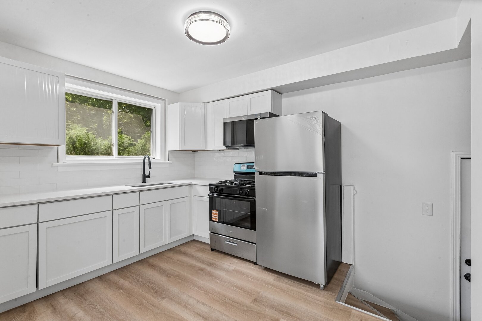 10145 S Bensley Avenue Property Photo 6