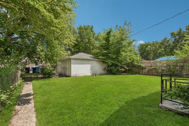 10145 S Bensley Avenue Property Photo 19