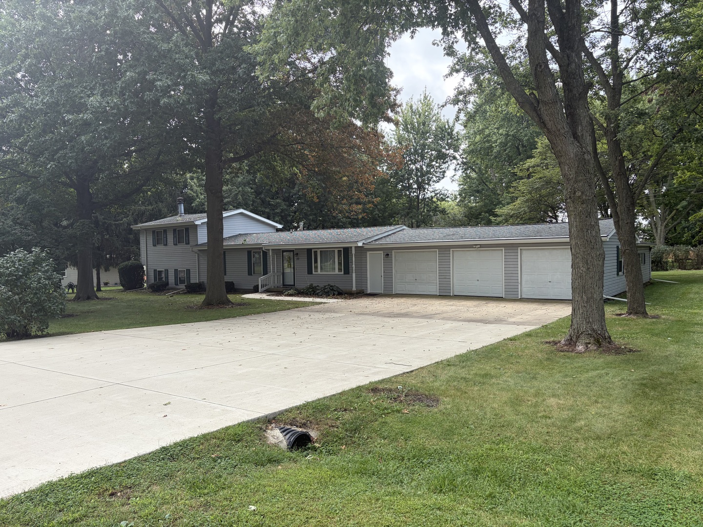 10083 Elizabeth Road Property Photo 1