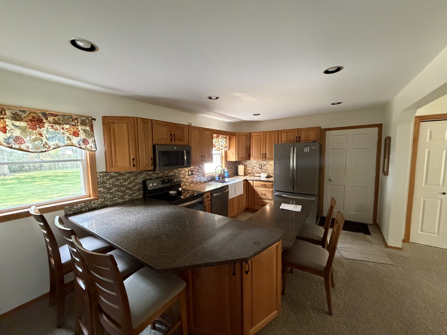 10083 Elizabeth Road Property Photo 5