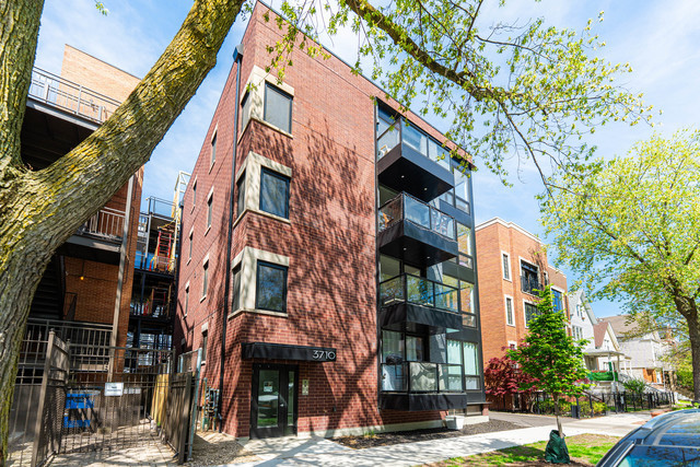 3710 N Kenmore Avenue 1 Property Photo 1