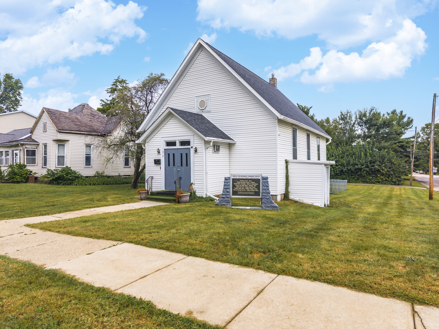 818 E Chestnut Street Property Photo 1