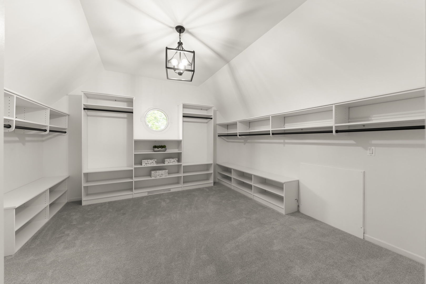 1046 Sylvan Circle Property Photo 44