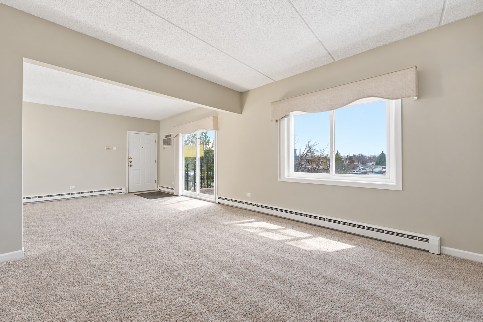940 N Rohlwing Road 201a Property Photo 4