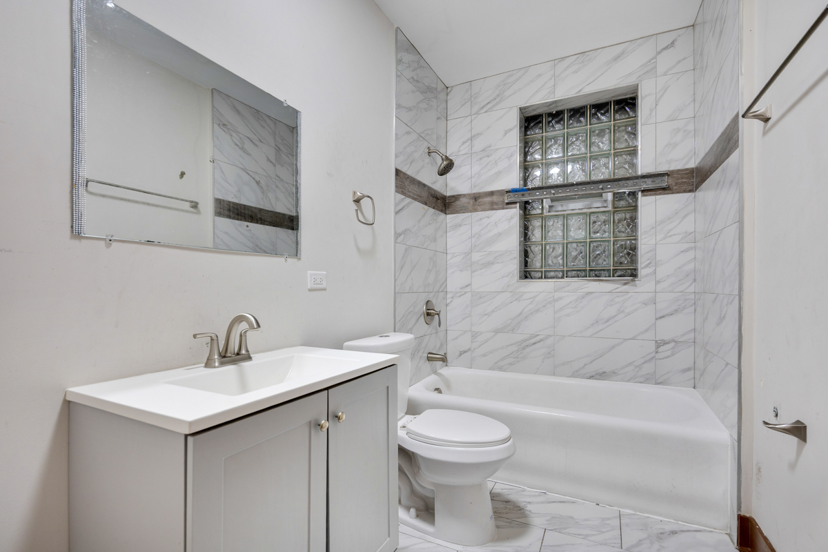 8035 S Oglesby Avenue Property Photo 14