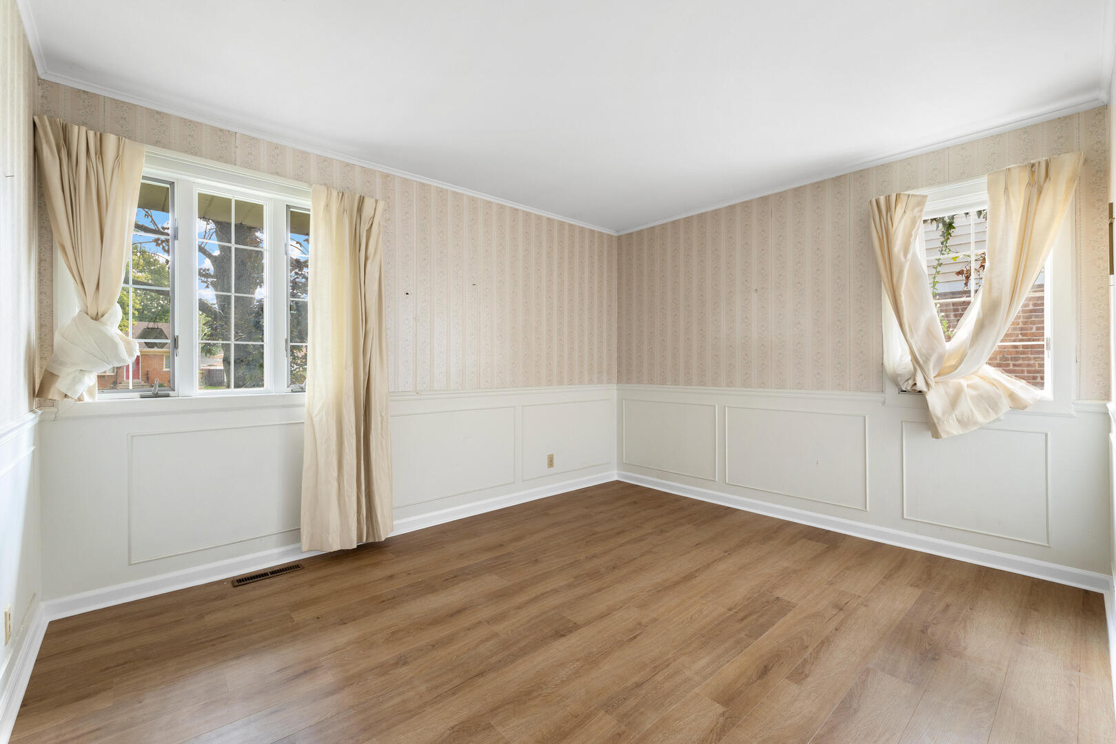 17606 N Burnham Avenue Property Photo 2