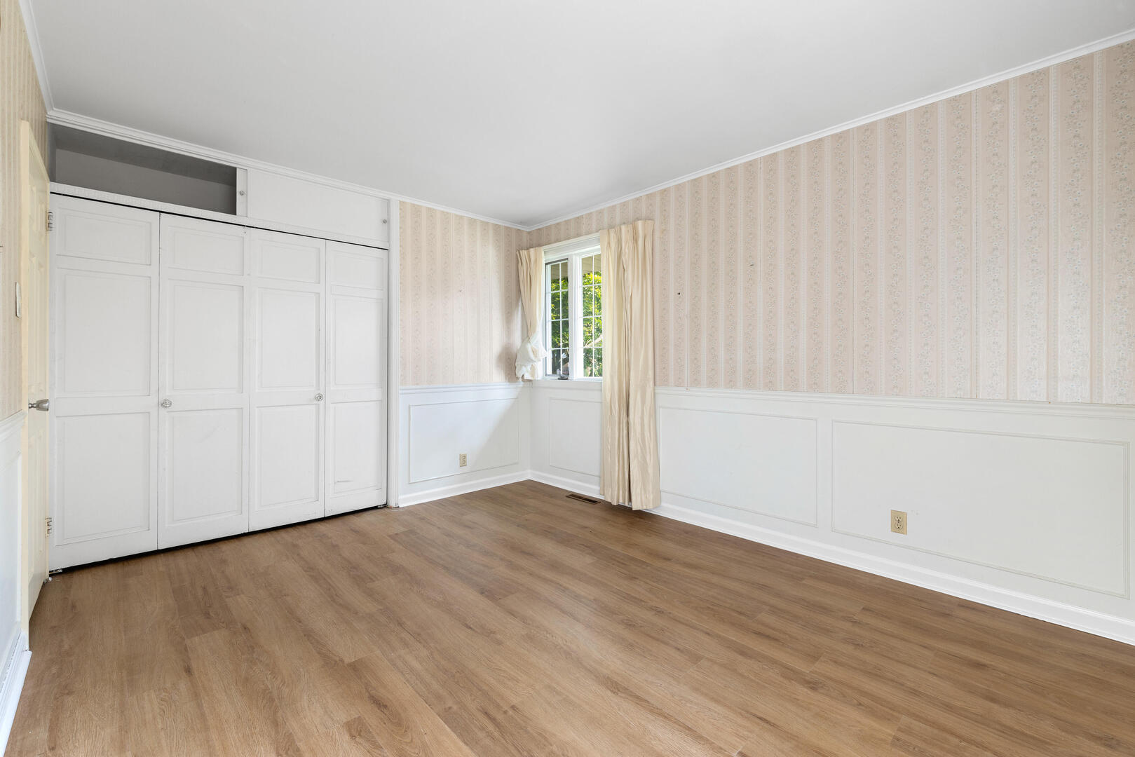 17606 N Burnham Avenue Property Photo 3