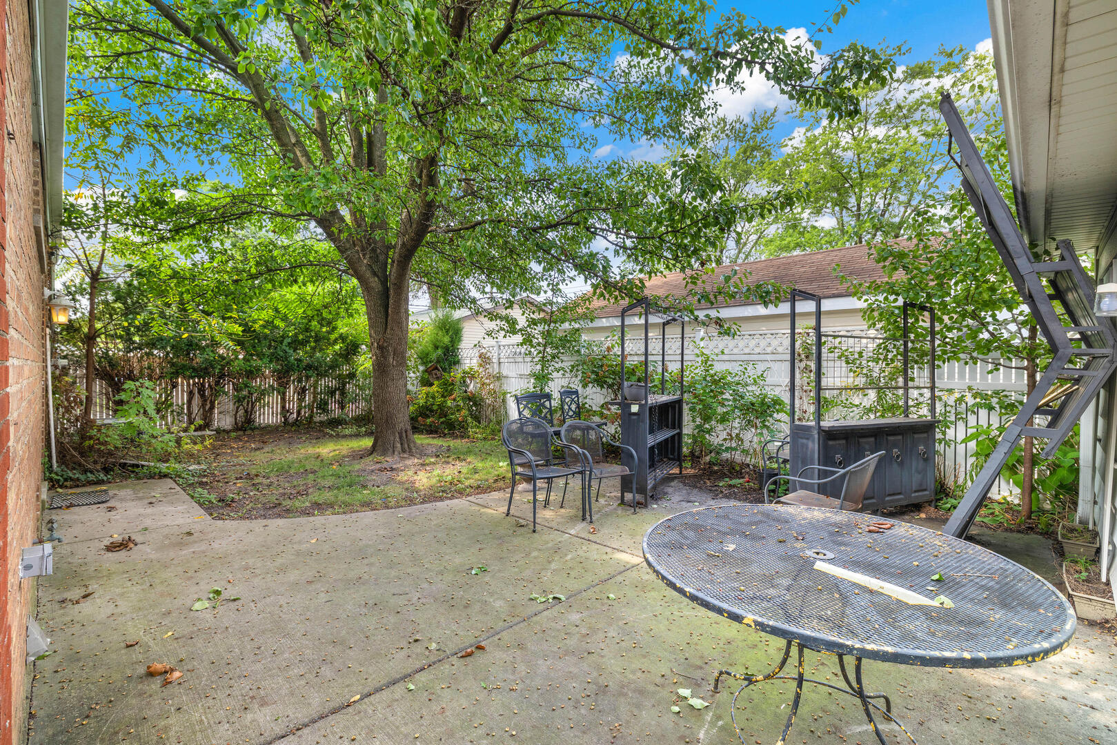 17606 N Burnham Avenue Property Photo 6