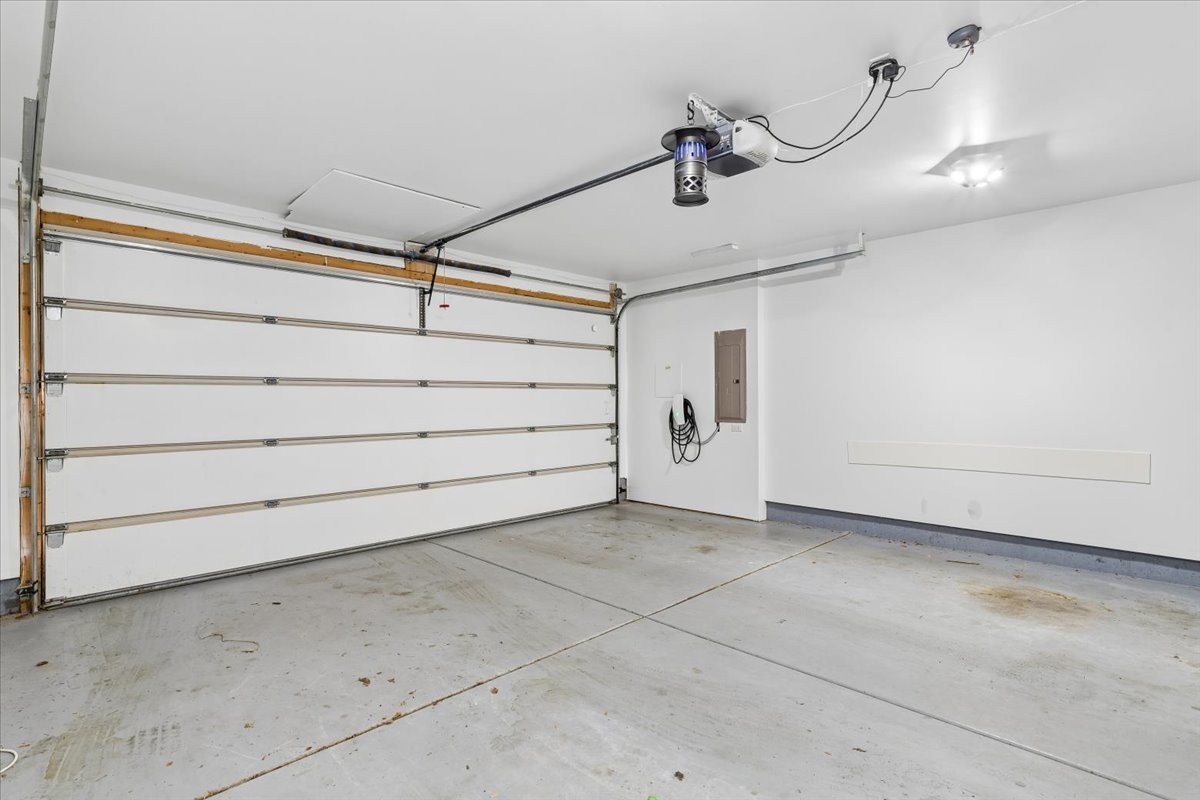 195 N Hickory Avenue Property Photo 27