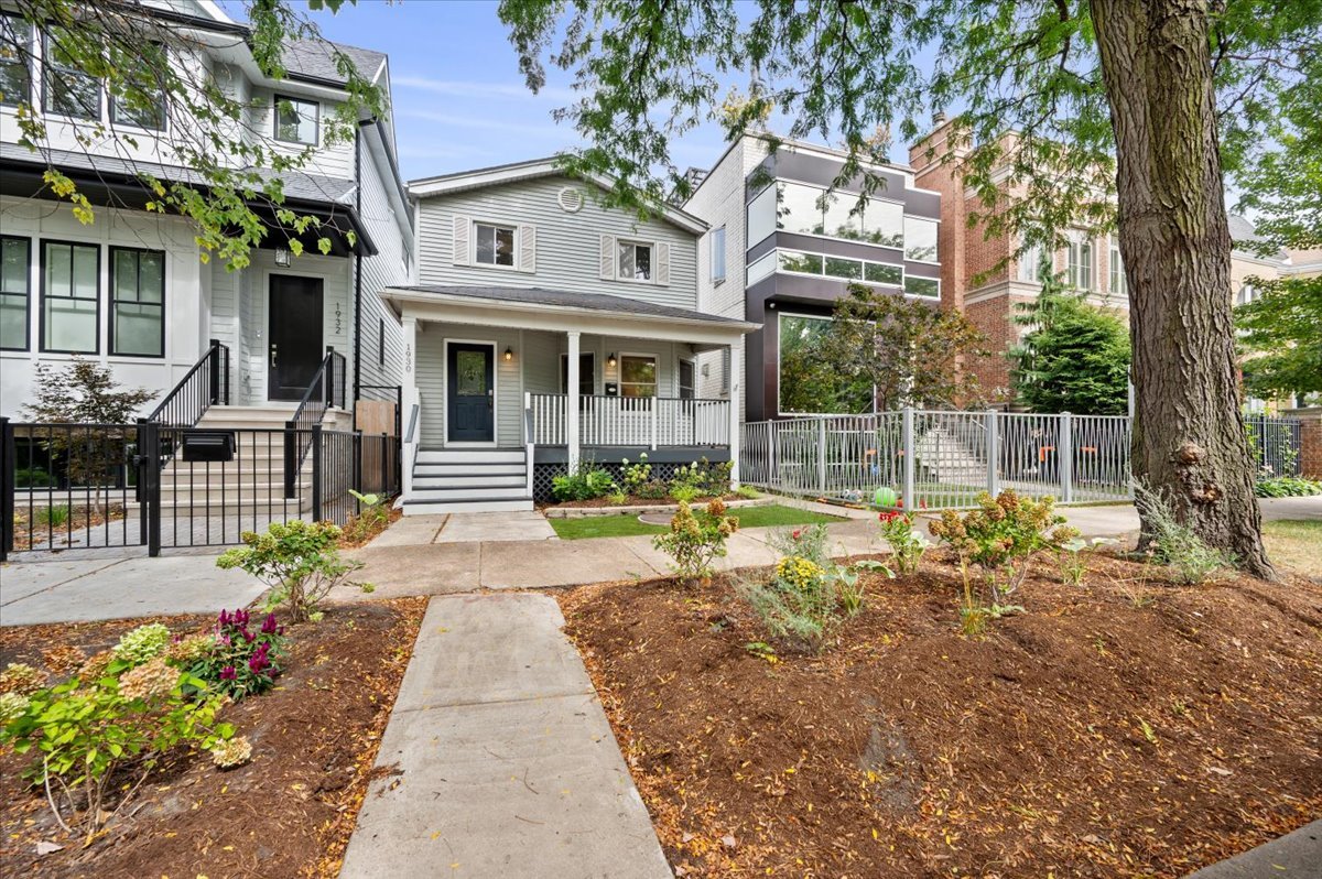 1930 W Wolfram Street Property Photo 2