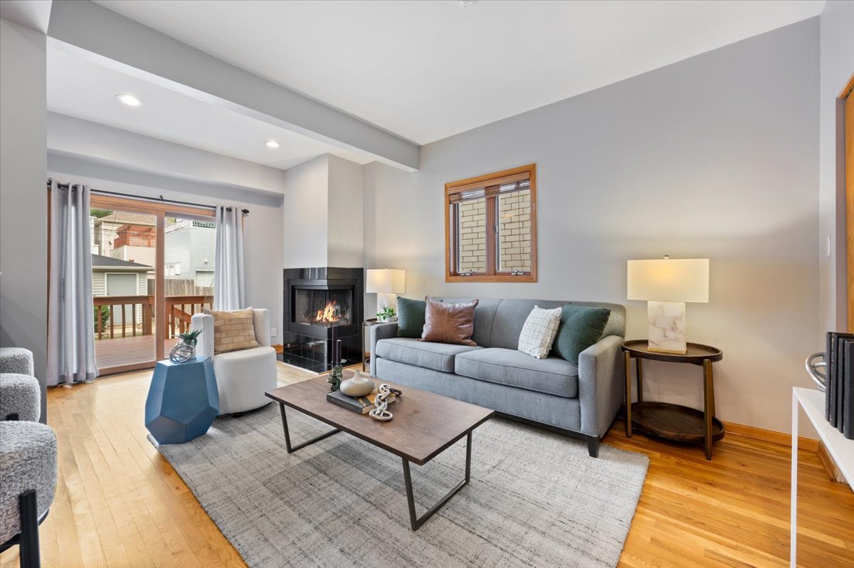 1930 W Wolfram Street Property Photo 12
