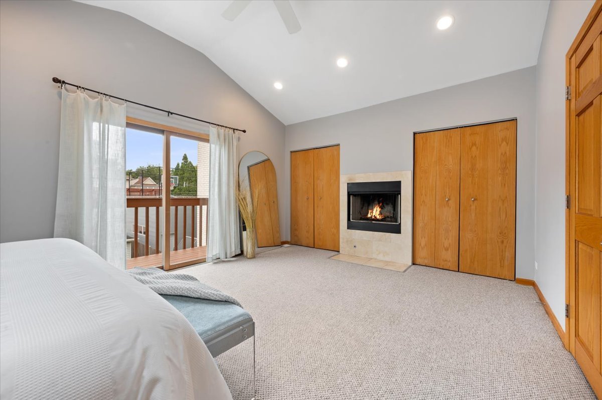 1930 W Wolfram Street Property Photo 17