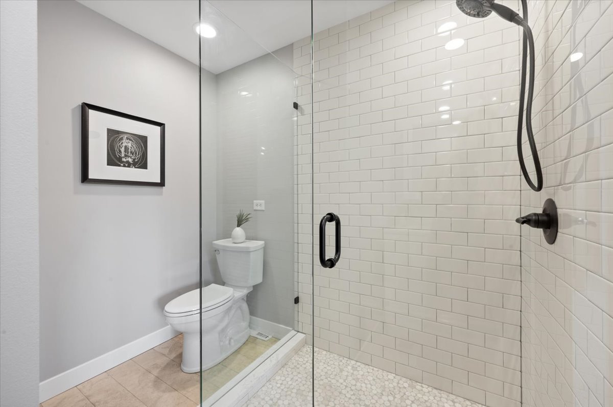 1930 W Wolfram Street Property Photo 20