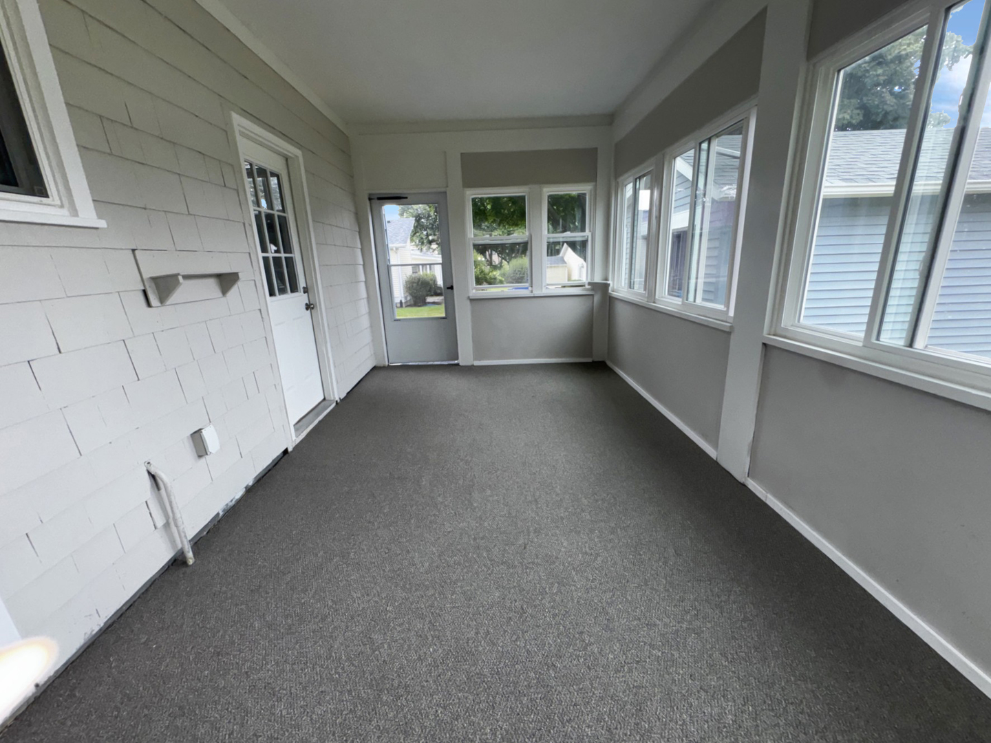 402 S 13th Avenue Property Photo 5
