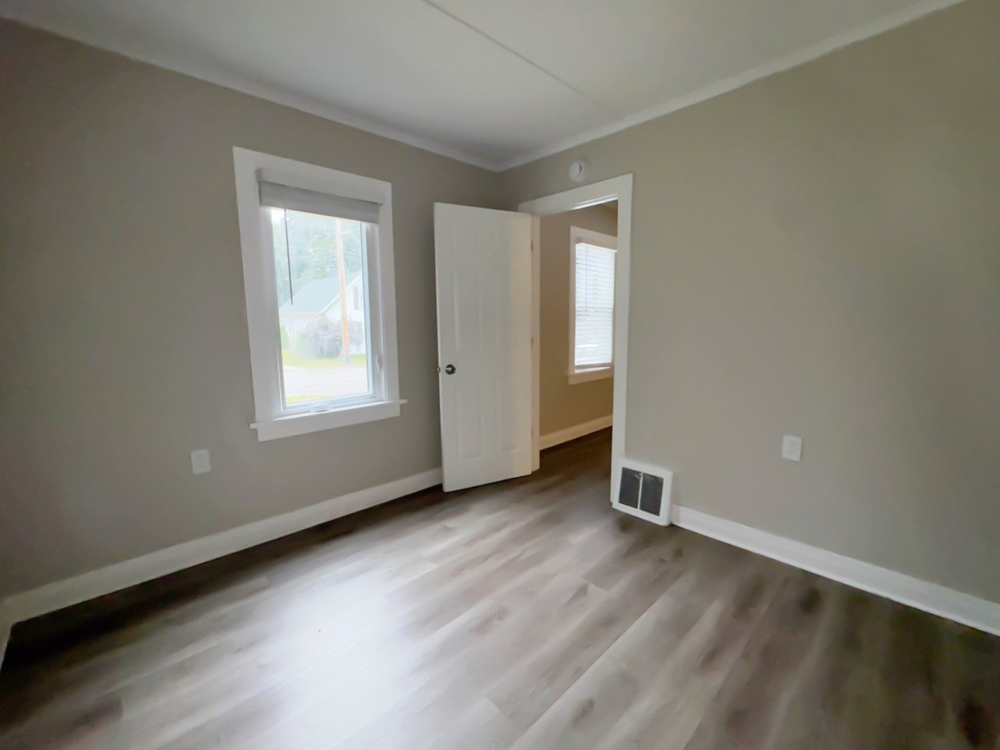 402 S 13th Avenue Property Photo 20