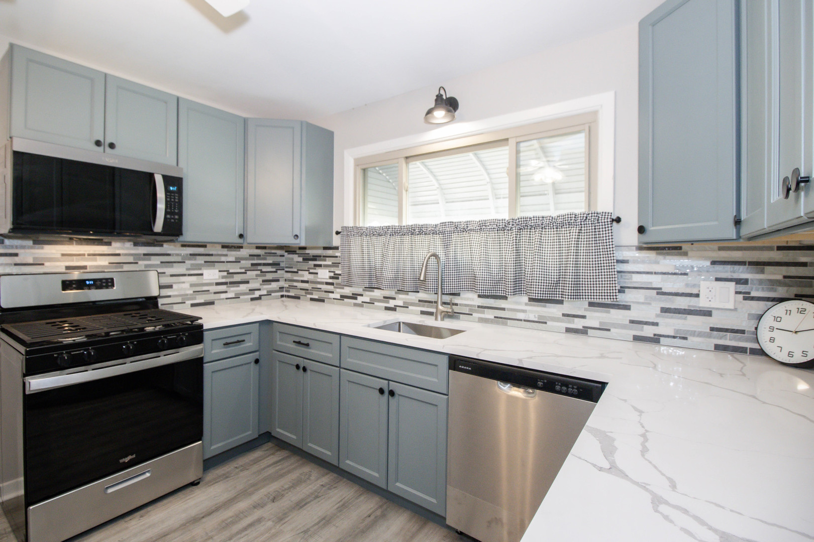 2337 Park Avenue Property Photo 4