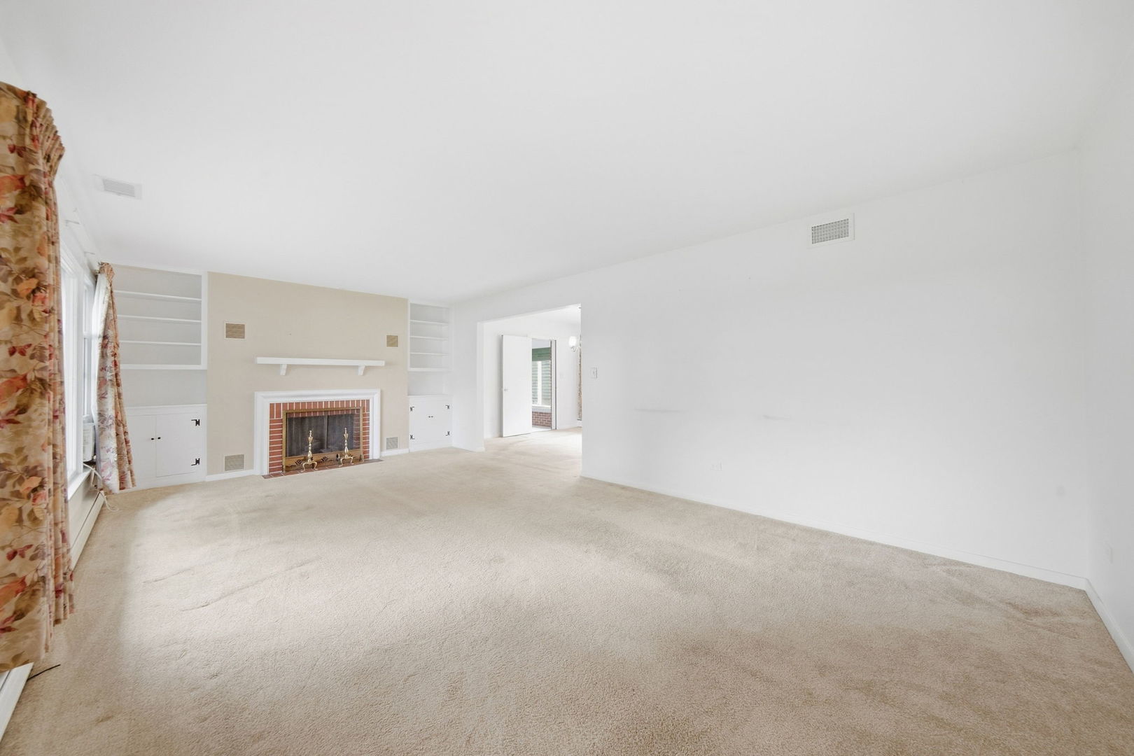 500 Skyline Drive Property Photo 3