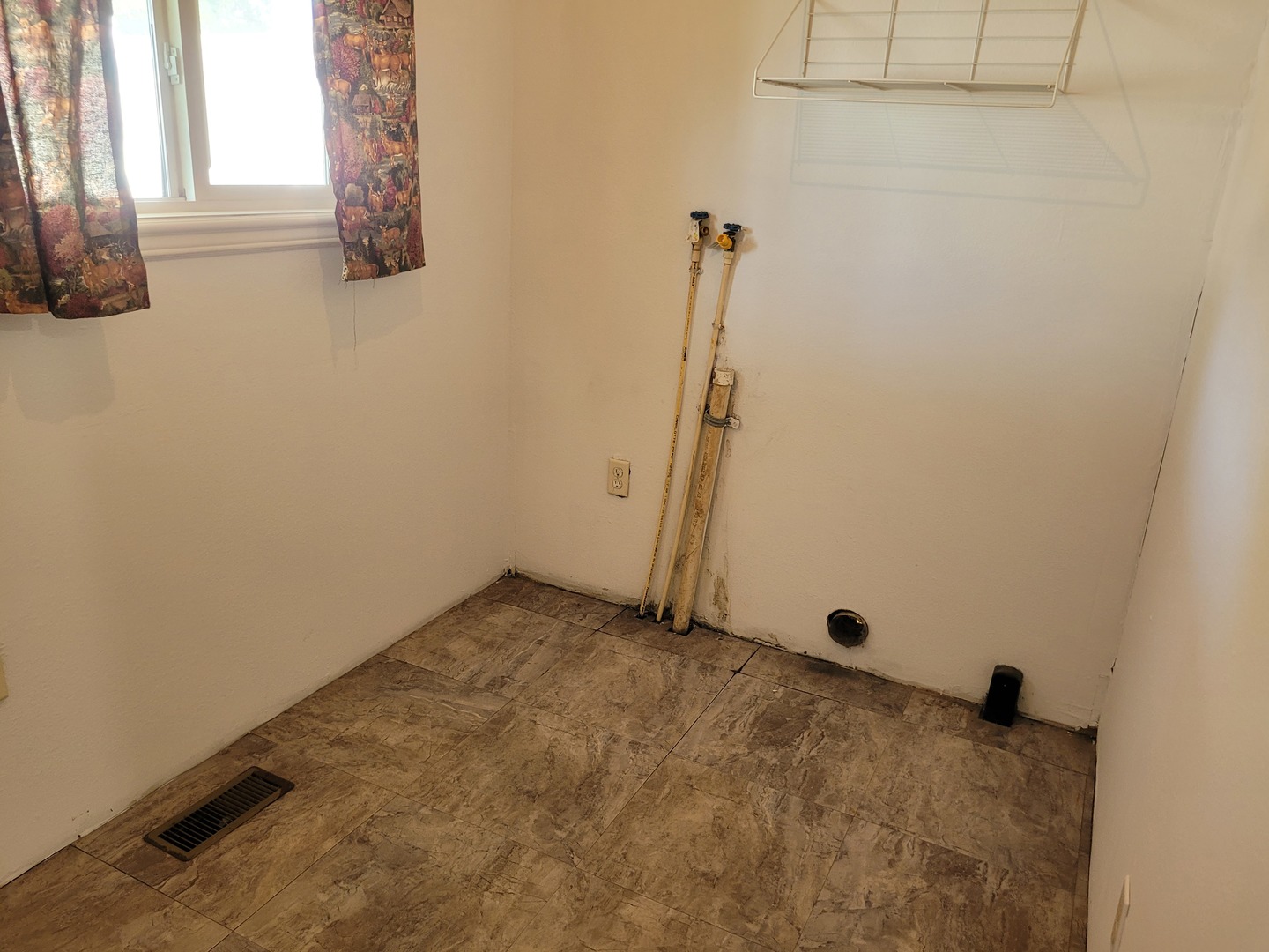 300 N Virginia Street Property Photo 15