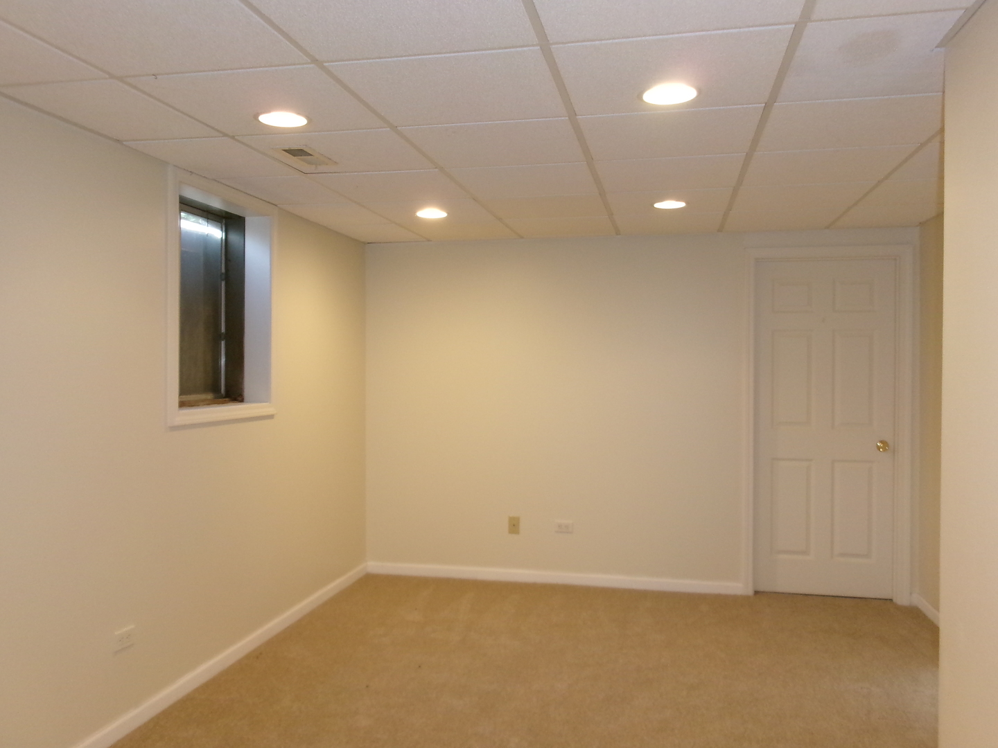 38604 N Waveland Avenue Property Photo 15