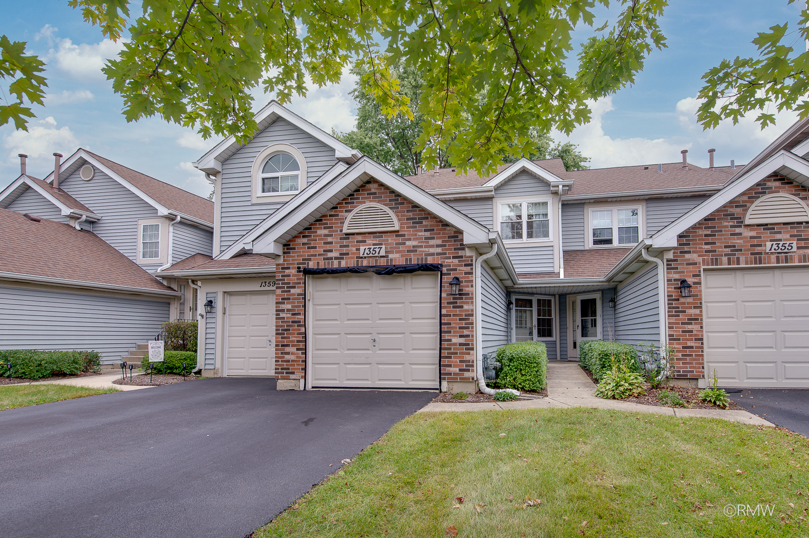 1357 Ridgefield Circle Property Photo 1
