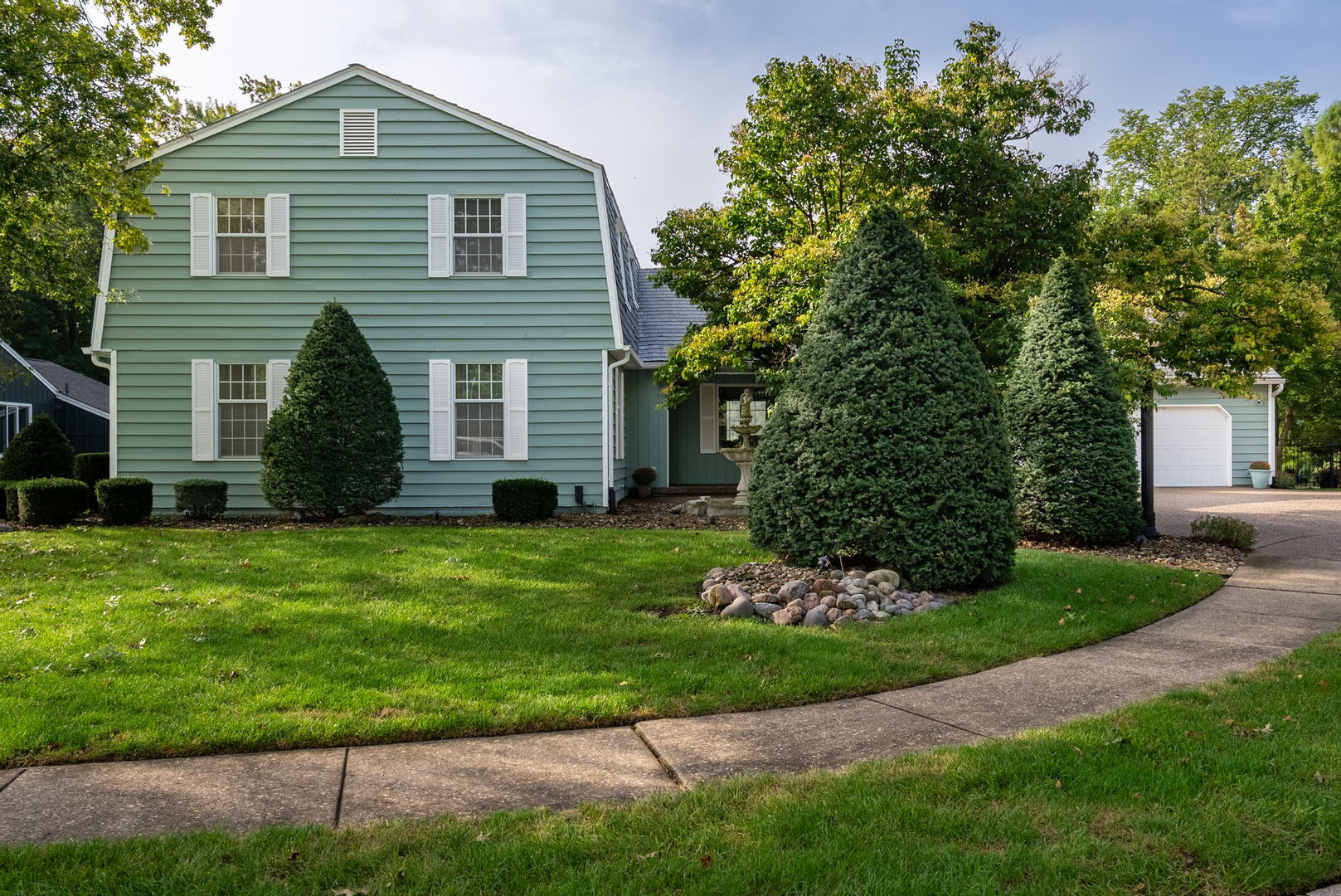 4005 Lakehurst Court Property Photo 1