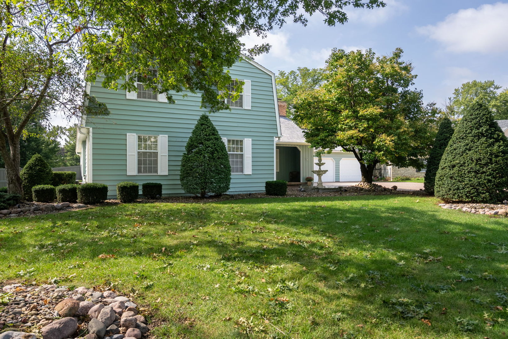 4005 Lakehurst Court Property Photo 2