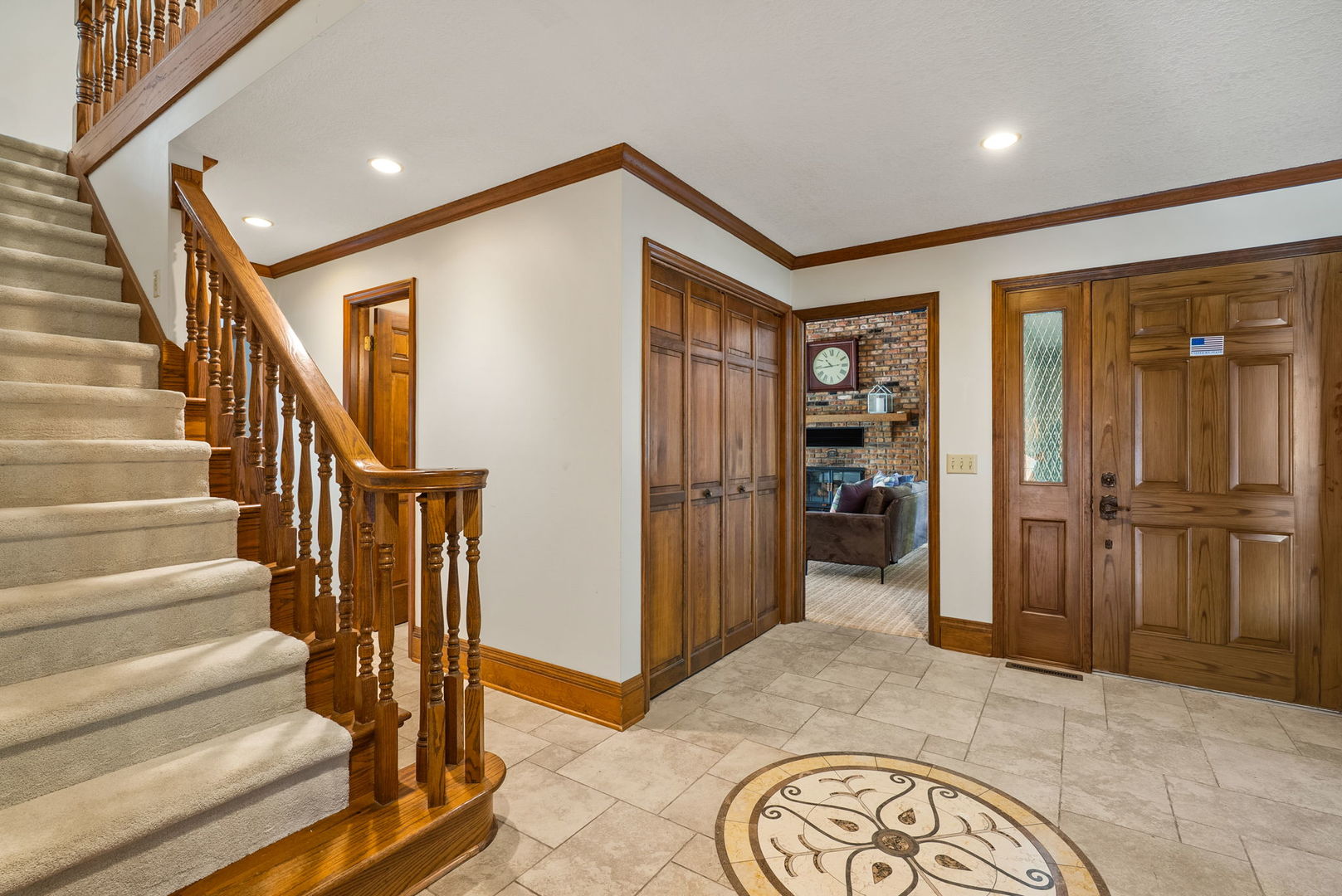 4005 Lakehurst Court Property Photo 4