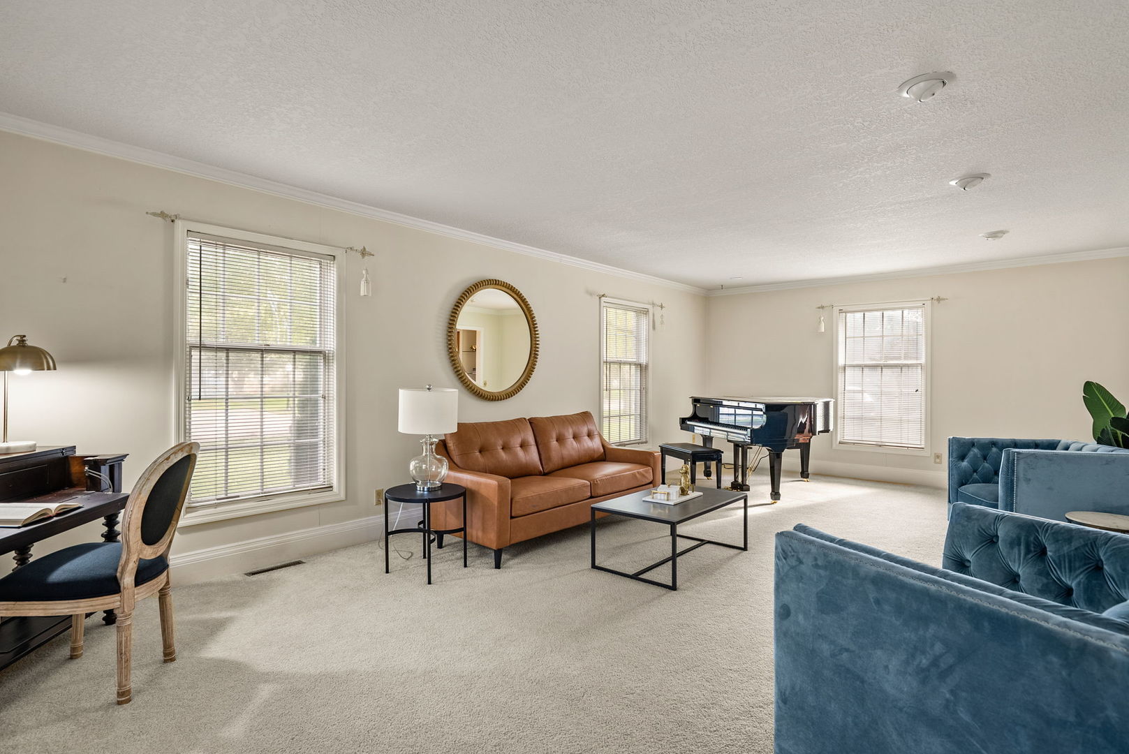 4005 Lakehurst Court Property Photo 6