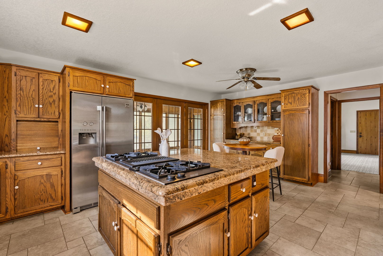 4005 Lakehurst Court Property Photo 11
