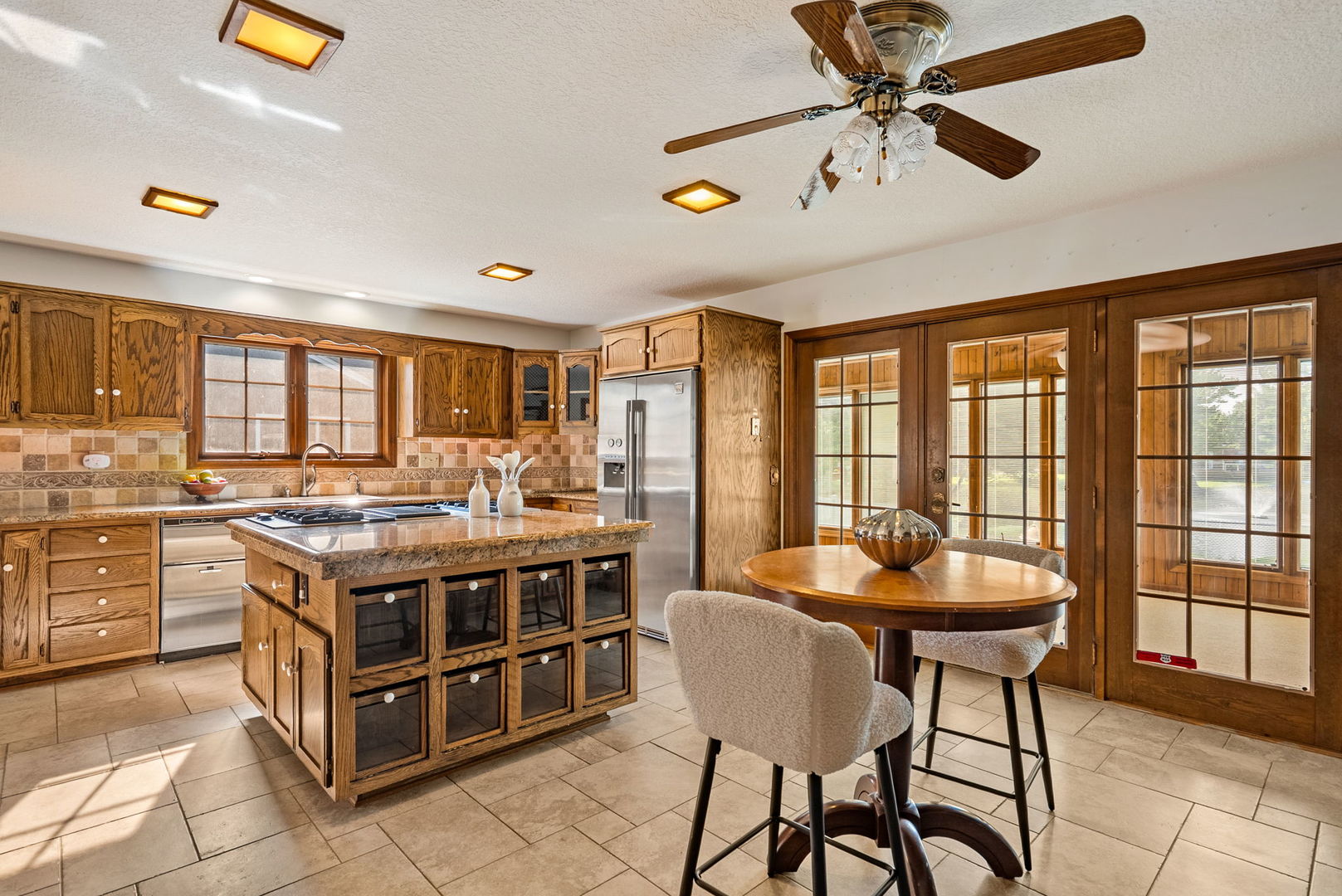4005 Lakehurst Court Property Photo 13