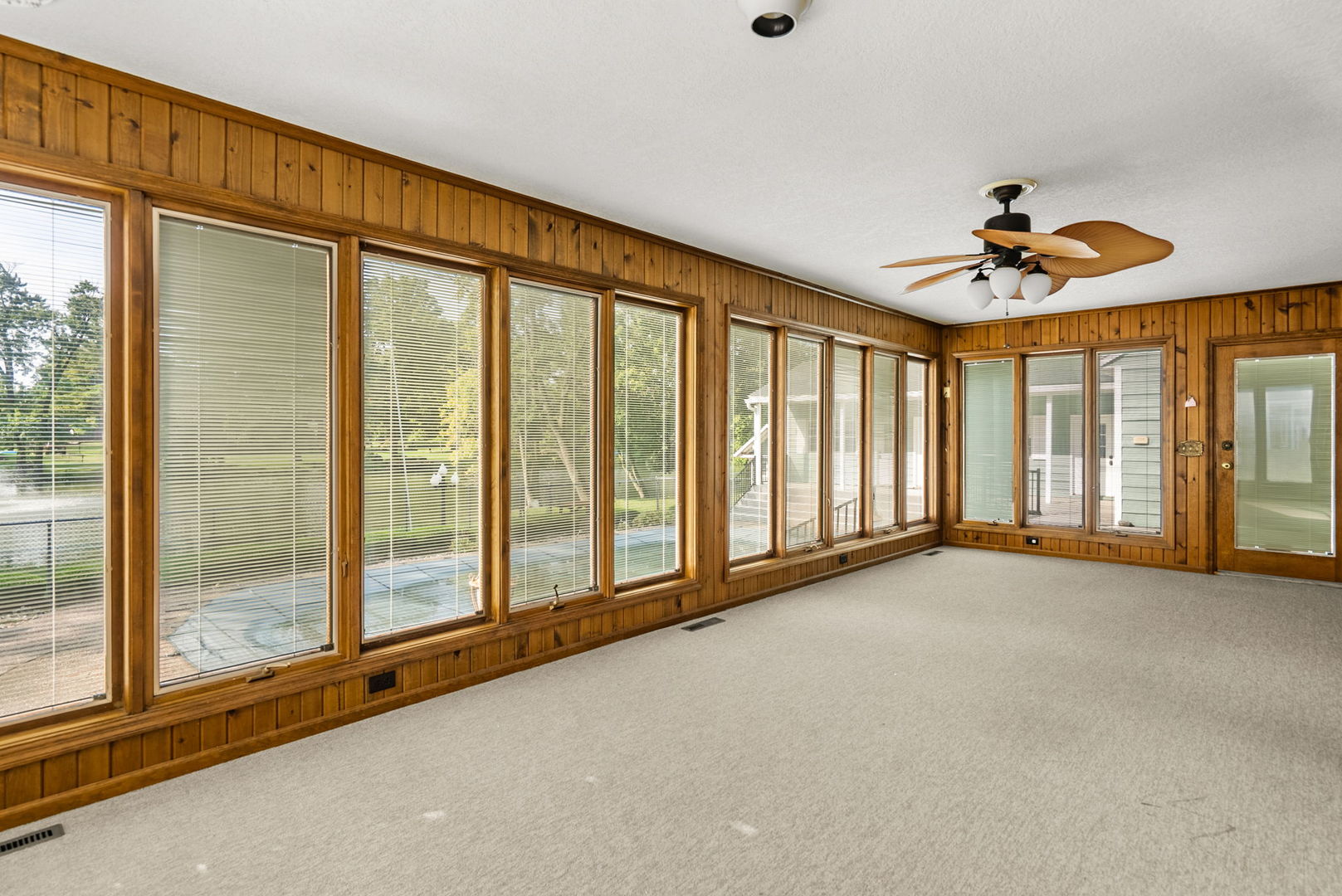 4005 Lakehurst Court Property Photo 14