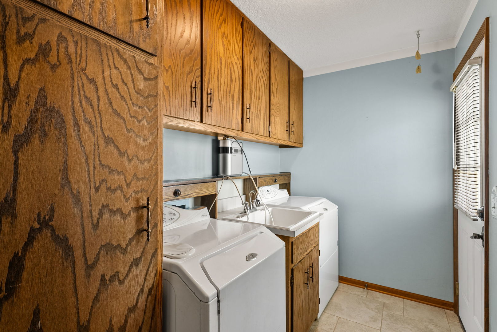4005 Lakehurst Court Property Photo 17