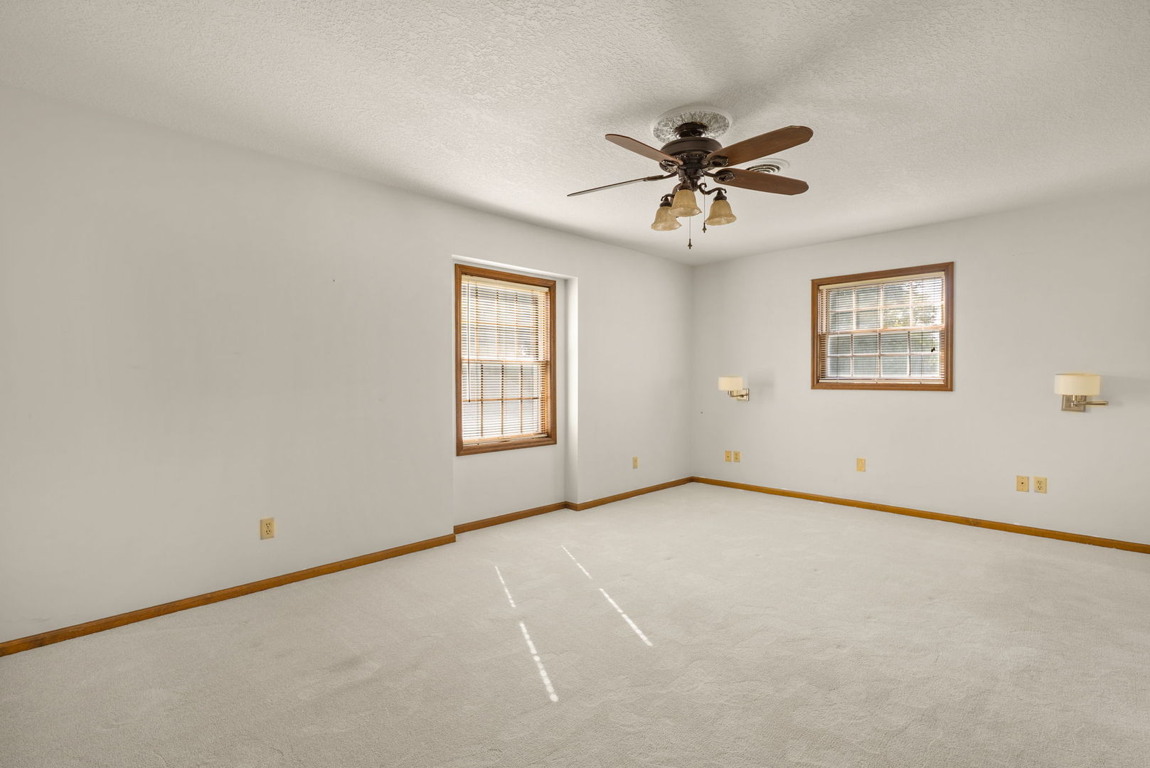 4005 Lakehurst Court Property Photo 19