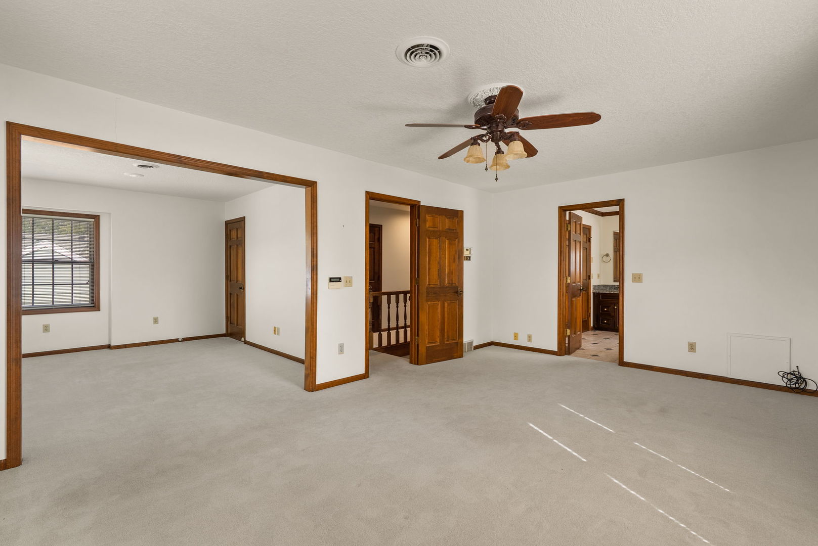 4005 Lakehurst Court Property Photo 21