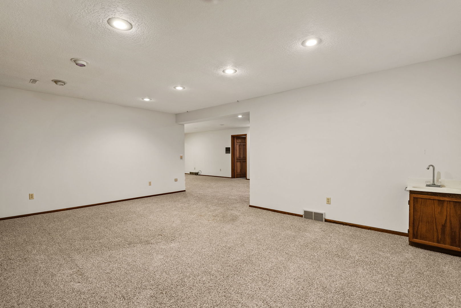 4005 Lakehurst Court Property Photo 33