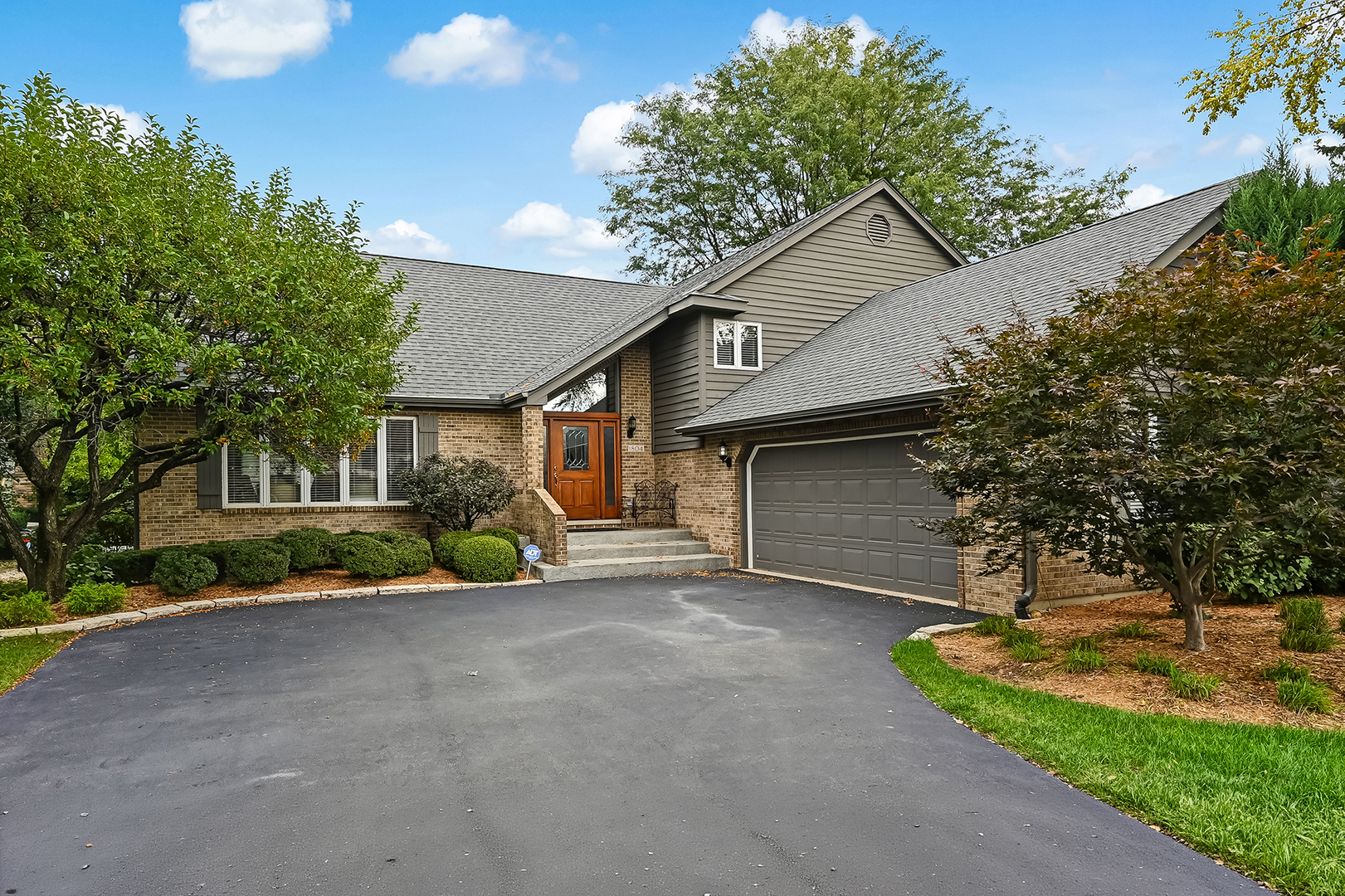 1804 Woodview Court Property Photo 2