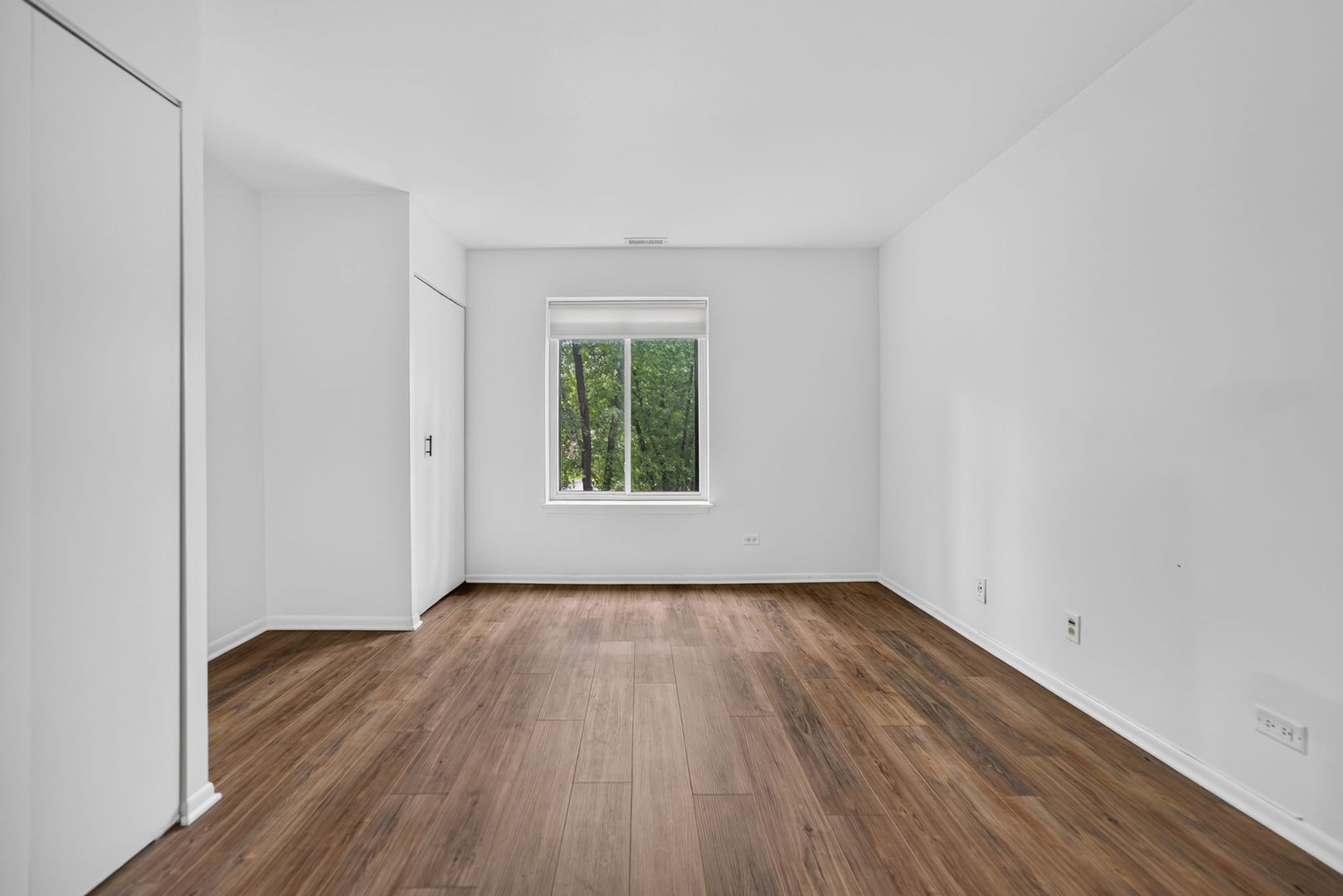 120 Lakeview Drive 208 Property Photo 26