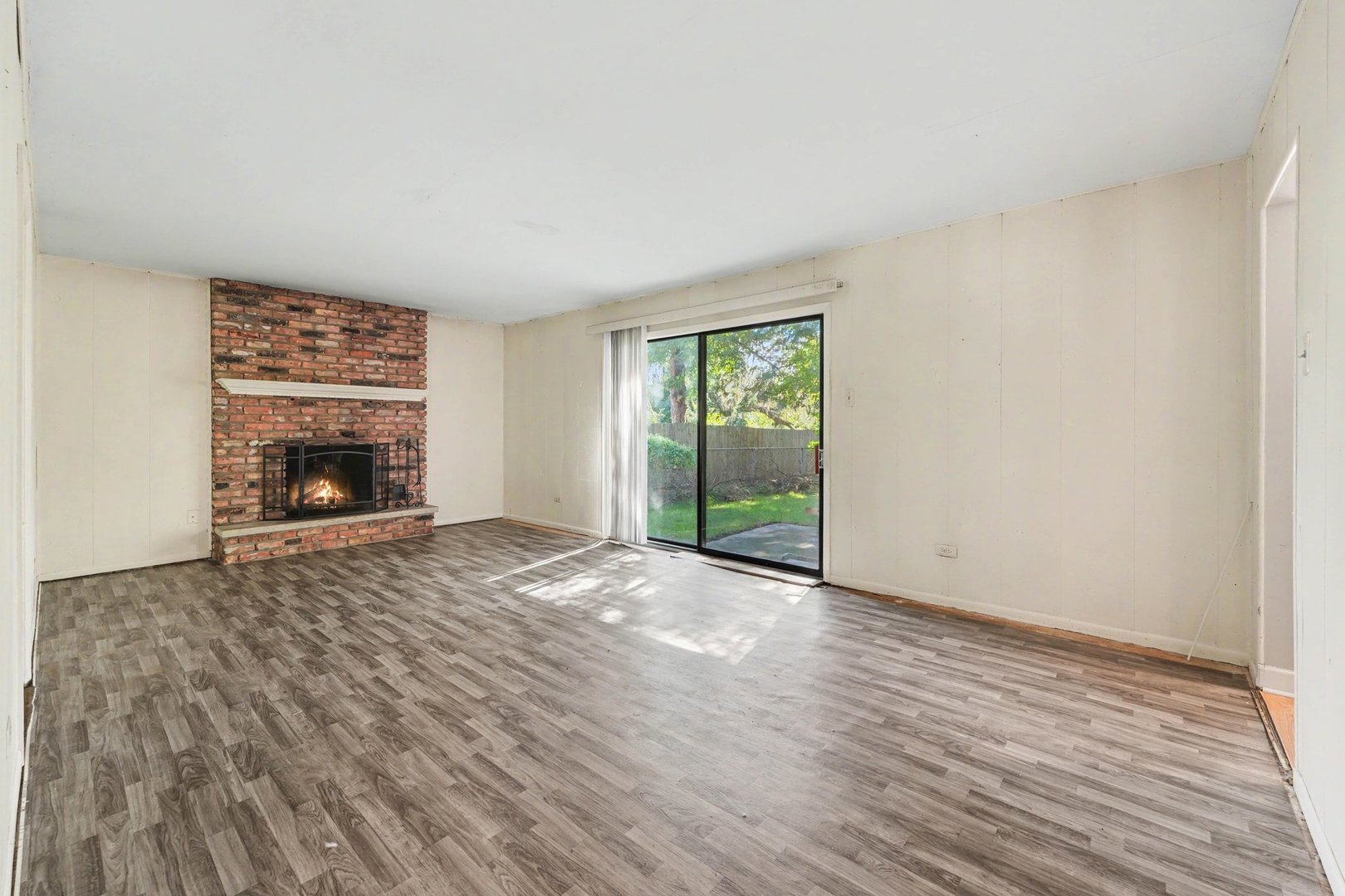 1043 185th Place Property Photo 5